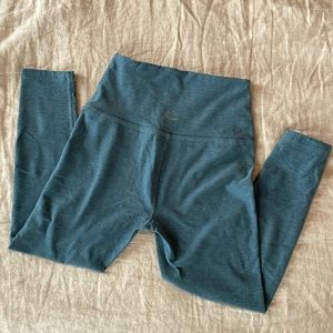 Beyond Yoga Blue Cropped Leggings